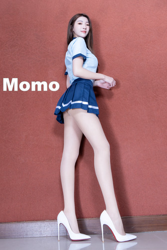 1099Momo-PGpVZM.jpg