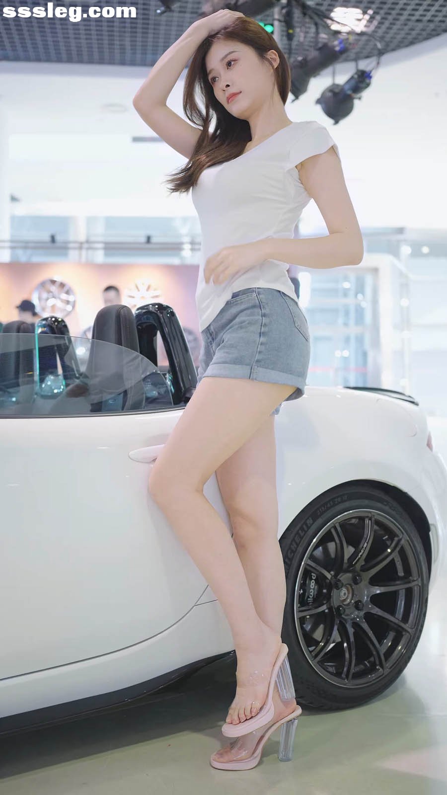 V (1).jpg