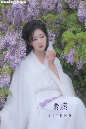 [YITUYU艺图语]2022.04.24 紫藤 文鱼[24P403M]