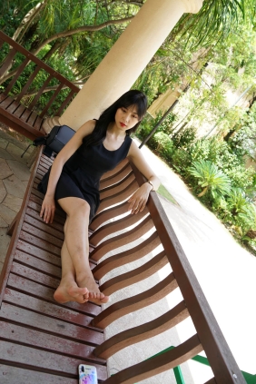 自由摄影 No.027 妹子公园连衣裙裸足[64P465M]